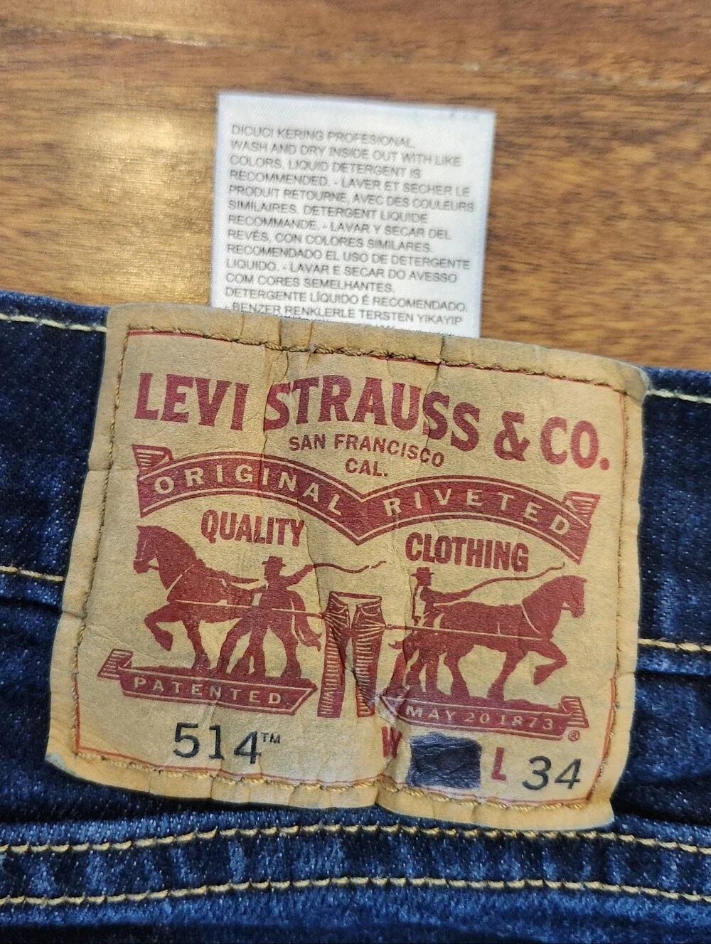 Mens Levi Strauss 514 Blue Jeans. W32 L34. Never Altered.